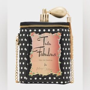 Betsey Johnson KITSCH SPRITZ CROSSBODY BLACK